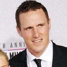 Dion Phaneuf, Elisha Cuthbert's Husband