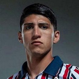 Alan Pulido's Girlfriend + Relationships, Exes & Rumors (2021)