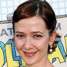 Jocelyn Towne, Simon Helberg's Wife