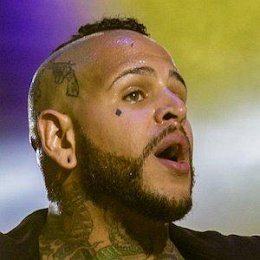 Tommy Vext Girlfriends and dating rumors