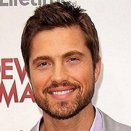 Eric Winter, Roselyn Sanchez's Husband