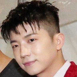 Jang Wooyoung Girlfriends and dating rumors